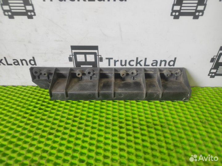 Кронштейн бачка омывателя левый Man Tgx