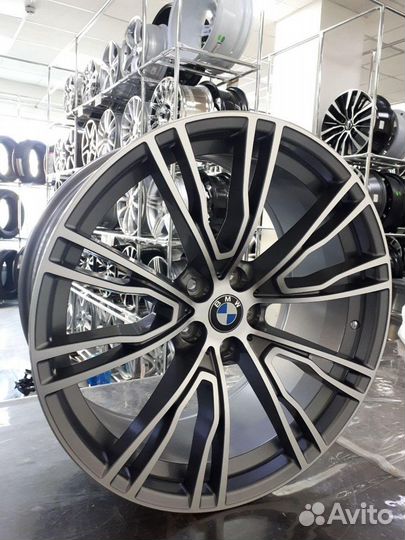 Разноширокие диски R20 BMW 7