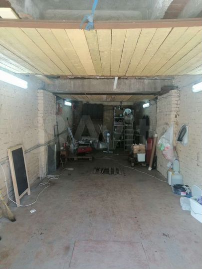 Гараж, > 30 м²