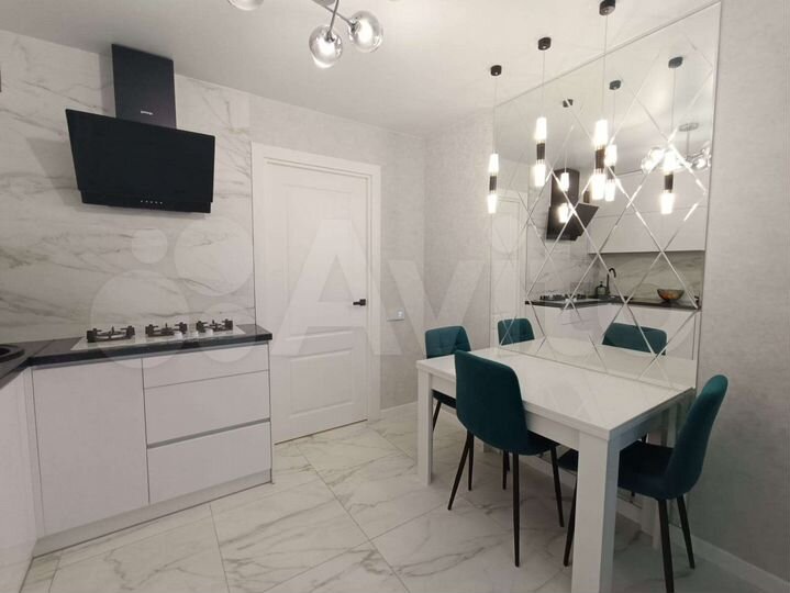4-к. квартира, 90 м², 1/5 эт.