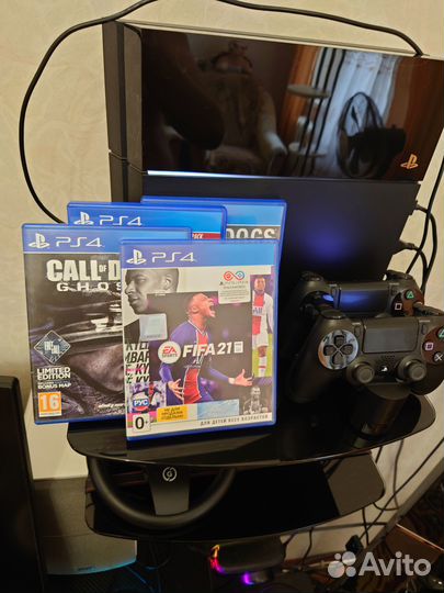 Продается Sony playstation 4