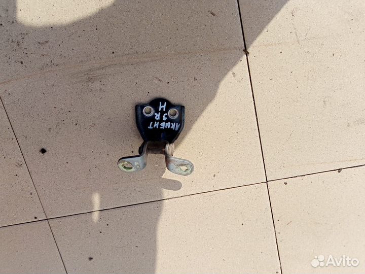 Петля двери задняя правая нижняя Hyundai Accent