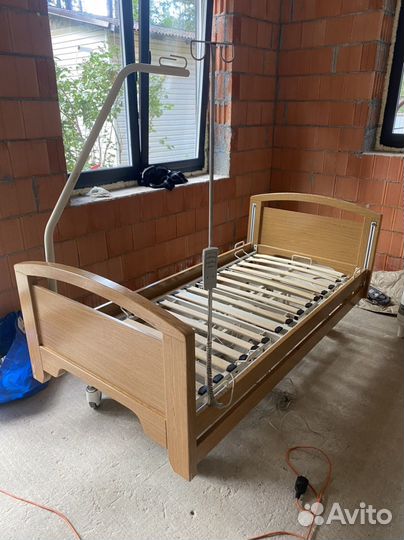 Медецинская кровать с электроприводом