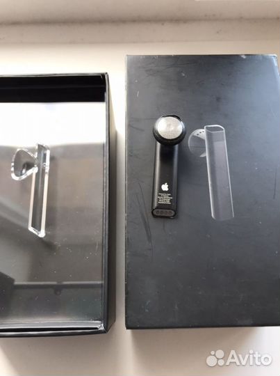 Оригинальная гарнитура Apple