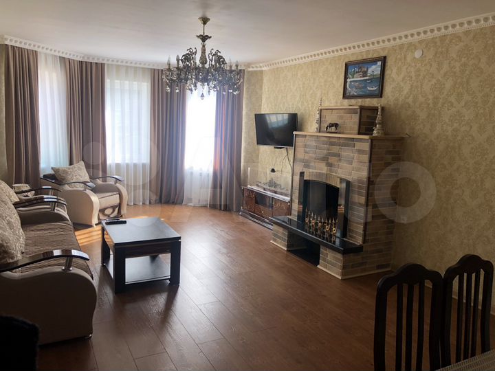 Дом 180 м² на участке 8 сот.