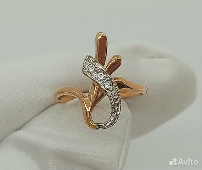 Золотое кольцо с камнем 15,5р