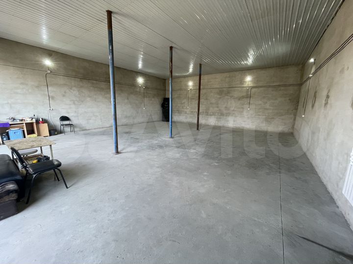 Гараж, > 30 м²