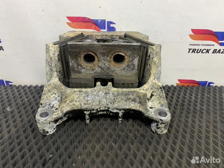 81962100674 Подушка двигателя задняя правая