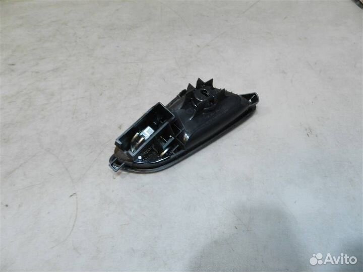 Ручка двери внутренняя левая Ford Focus III 2011