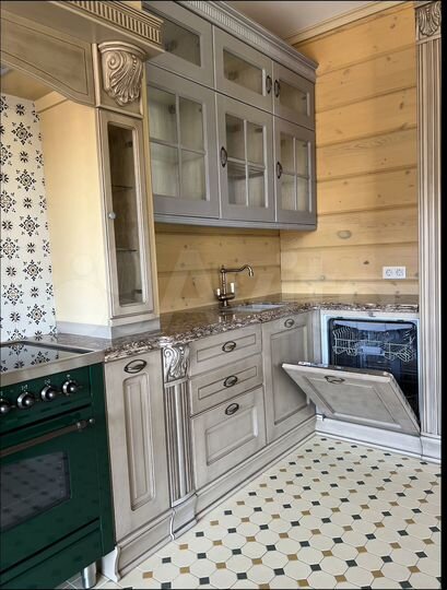 Коттедж 301 м² на участке 15 сот.