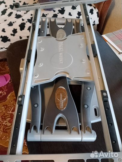 Кронштейн для телевизора на стену поворотный