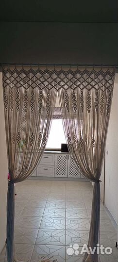 Штора-занавеска в технике макраме