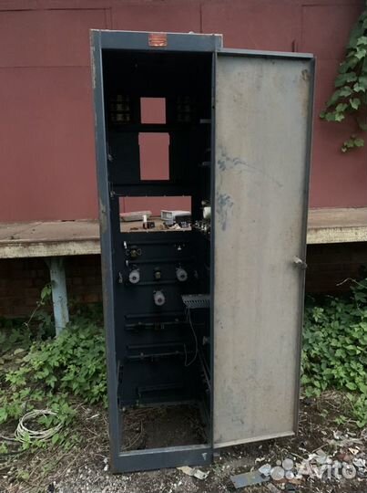 Железный шкаф