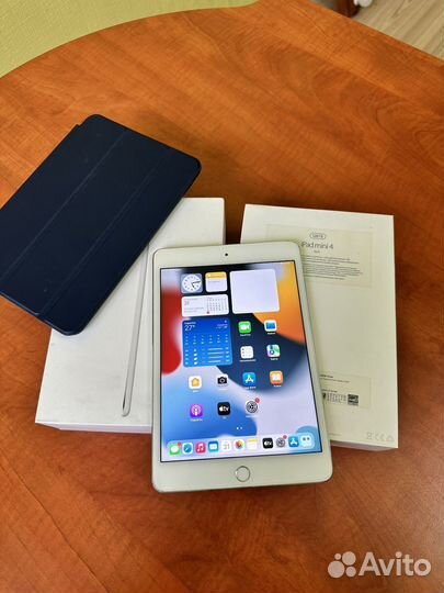 iPad mini 4 Wi-Fi 128GB Silver