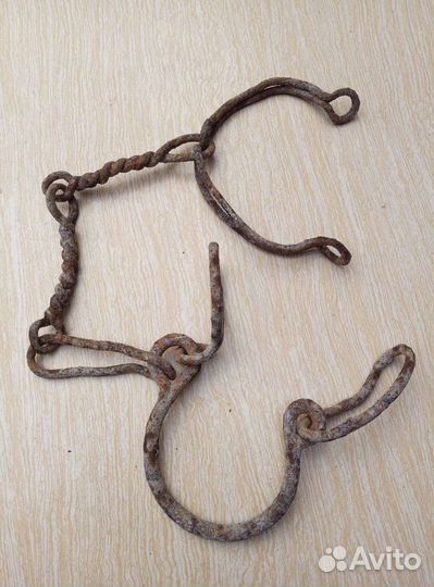 Кандалы, путы для лошадей