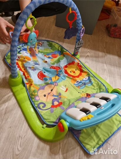Развивающий коврик с пианино Fisher price