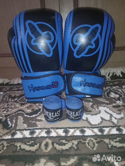Боксерские перчатки