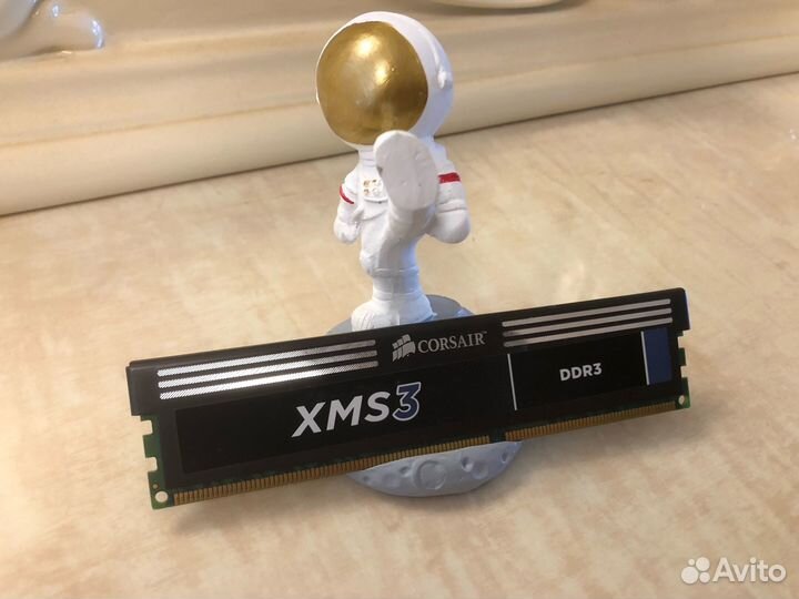 Оперативная память HyperX fury 8Gb и Corsair 4b