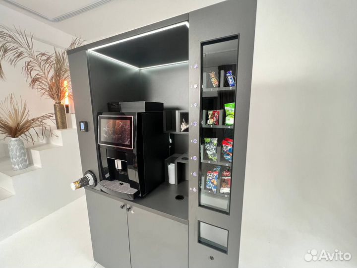 Кофейня самообслуживания со снековым аппаратом