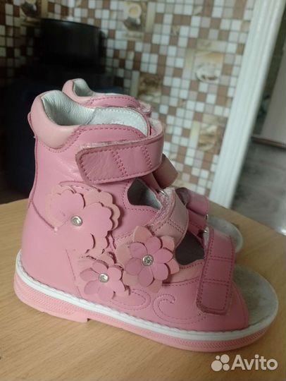 Босоножки для девочки 24 размер