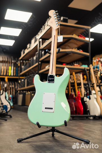 Squier Stratocaster Laurel Fingerboard Surf