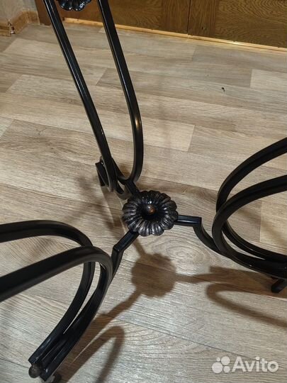 Столик кофейный круглый