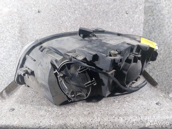 Фара правая Audi A4/RS4/S4