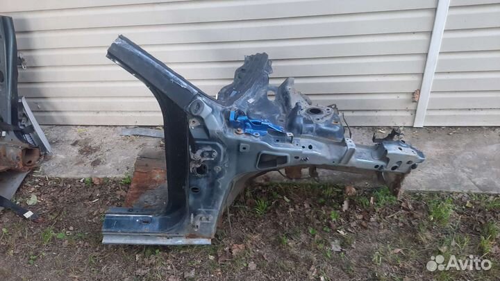 Средняя часть Mazda 3 BK. Распилена