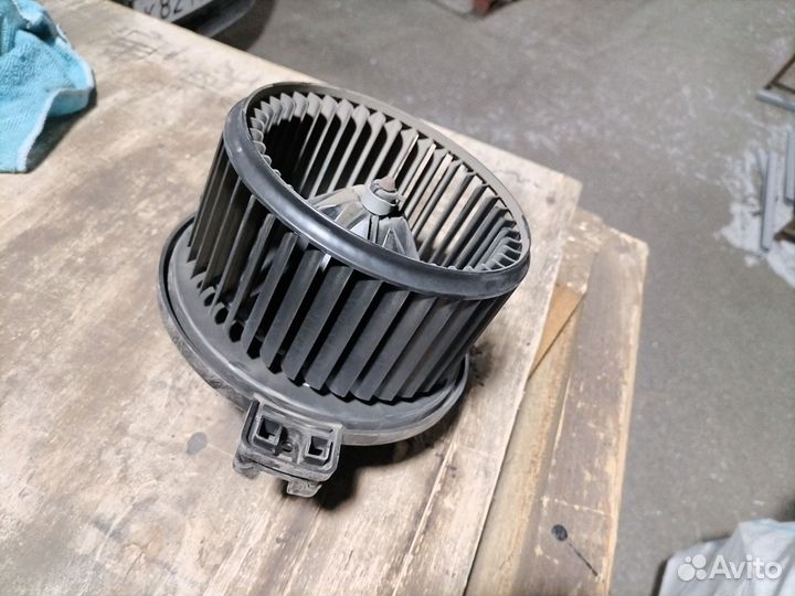 Моторчик отопителя Kia rio 3