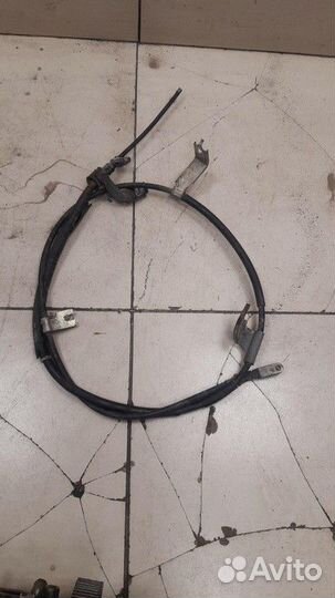Трос стояночного тормоза правый Toyota Hilux