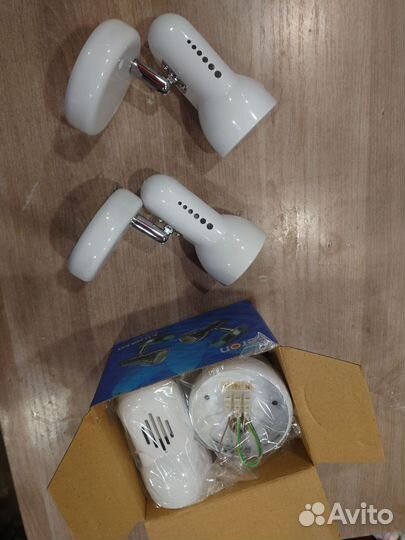 Точечные светильники 20 штук