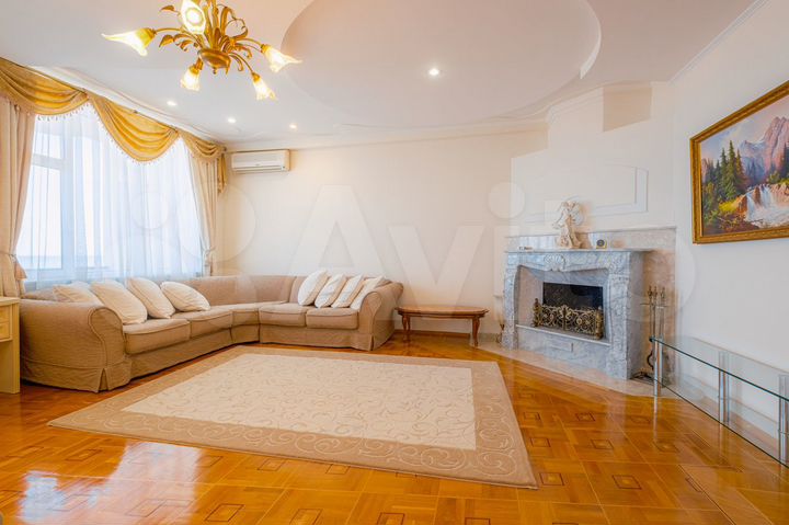 Дом 310 м² на участке 5 сот.