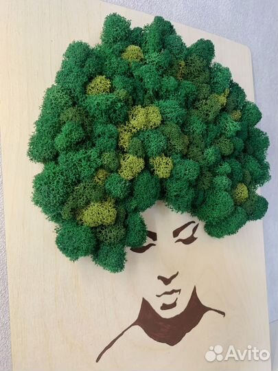 Картина «Девушка» из мха 29*42 см