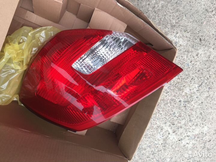 Фонарь Задний Левый Skoda Fabia универсал