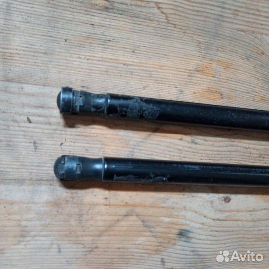 Амортизаторы двери багажника Ford Fiesta