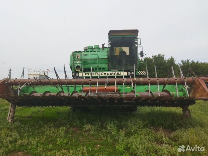 Комбайн Ростсельмаш Дон 1500Б, 2000