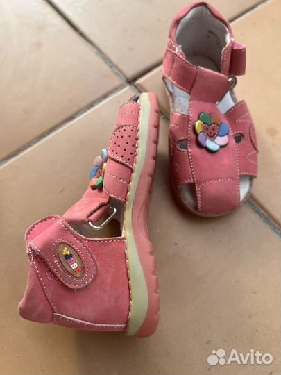 Сандалии для девочки