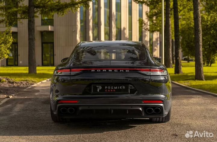 Аренда Porsche Panamera Turbo S