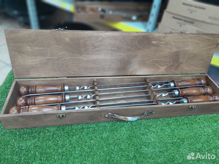 Подарочный набор шампуров в чемодане