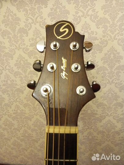 Акустическая гитара