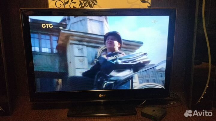 Продам телевизор 32 диагональ LG