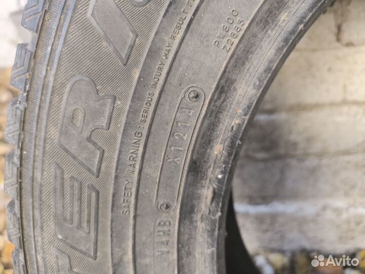 Dunlop SP Winter Ice 01 215/65 R16 102T