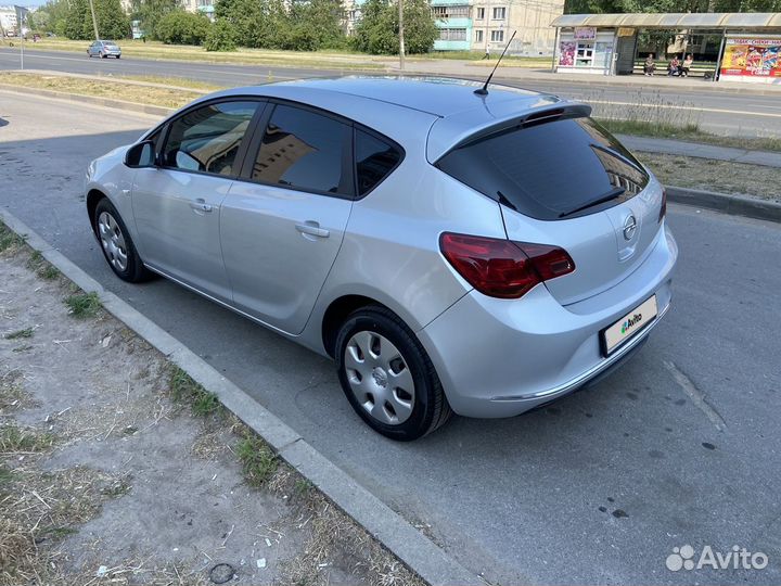 Opel Astra 1.6 МТ, 2013, 210 000 км