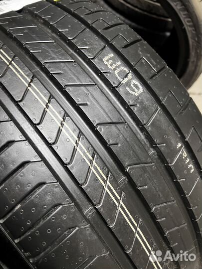 Pirelli P Zero PZ4 285/35 R21