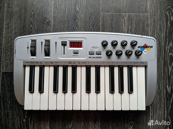 Midi клавиатура M-audio oxygen 8