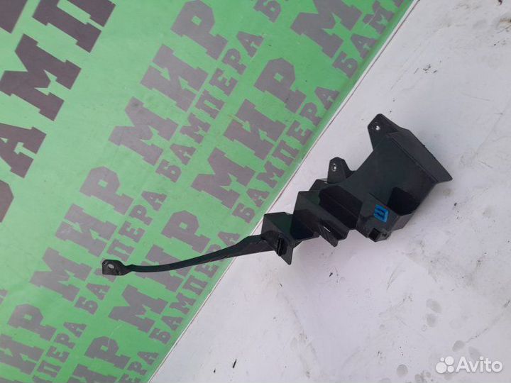 Кронштейн бампера правый Mercedes-Benz Ml W166 AMG