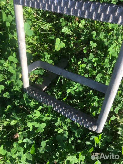 Лестница на крышу автомобиля