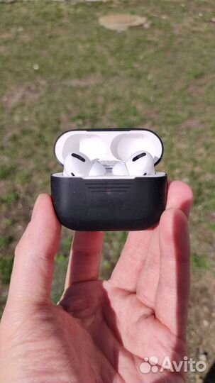 Airpods pro с гарантией + чехол