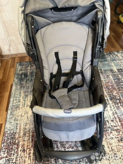 Коляска прогулочная chicco