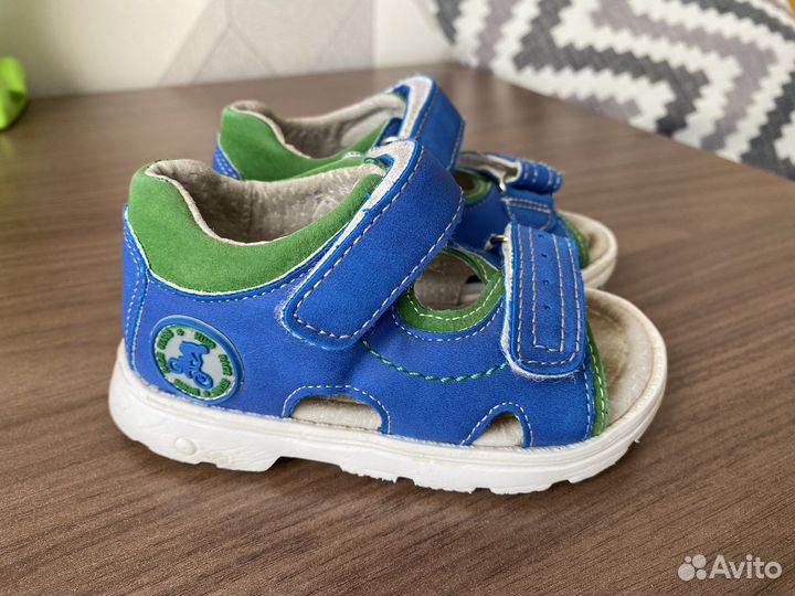 Сандали б/у